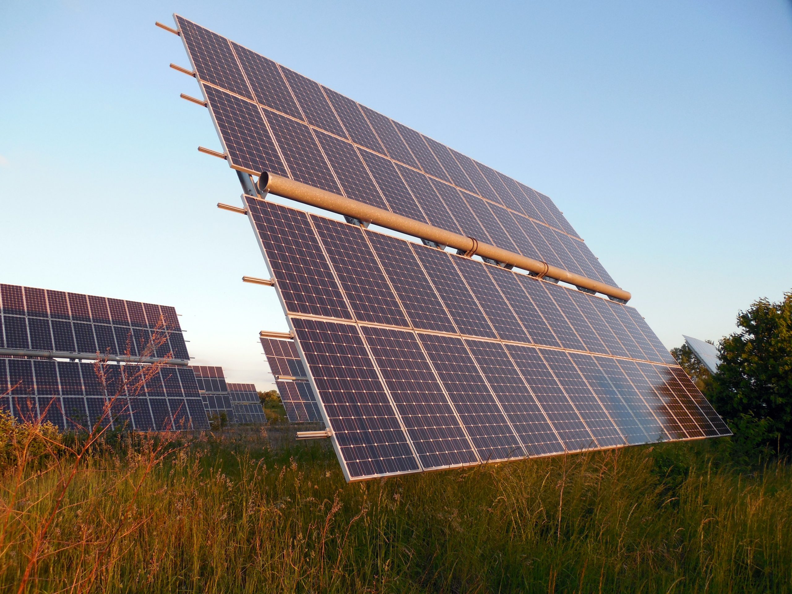 découvrez comment la révolution des panneaux photovoltaïques transforme notre manière de produire et consommer de l'énergie. explorez les innovations, avantages économiques et impact environnemental de cette technologie solaire incontournable.