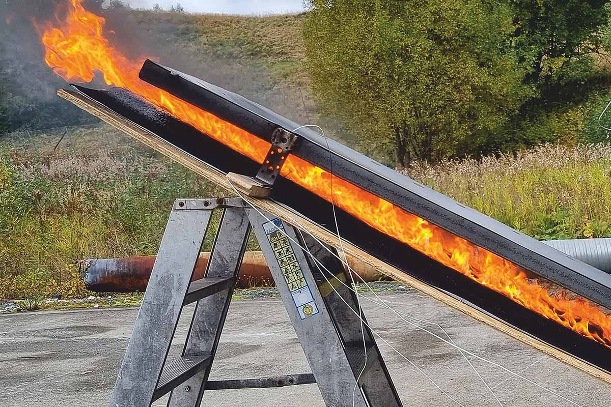 découvrez l'importance de la sécurité incendie pour les panneaux photovoltaïques. apprenez les meilleures pratiques et réglementations pour protéger votre installation solaire et garantir une exploitation sûre et efficace de votre énergie renouvelable.