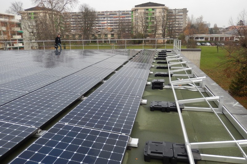 découvrez les meilleures pratiques pour assurer la sécurité de vos panneaux photovoltaïques. protégez votre installation solaire contre les risques et optimisez sa performance avec nos conseils experts.