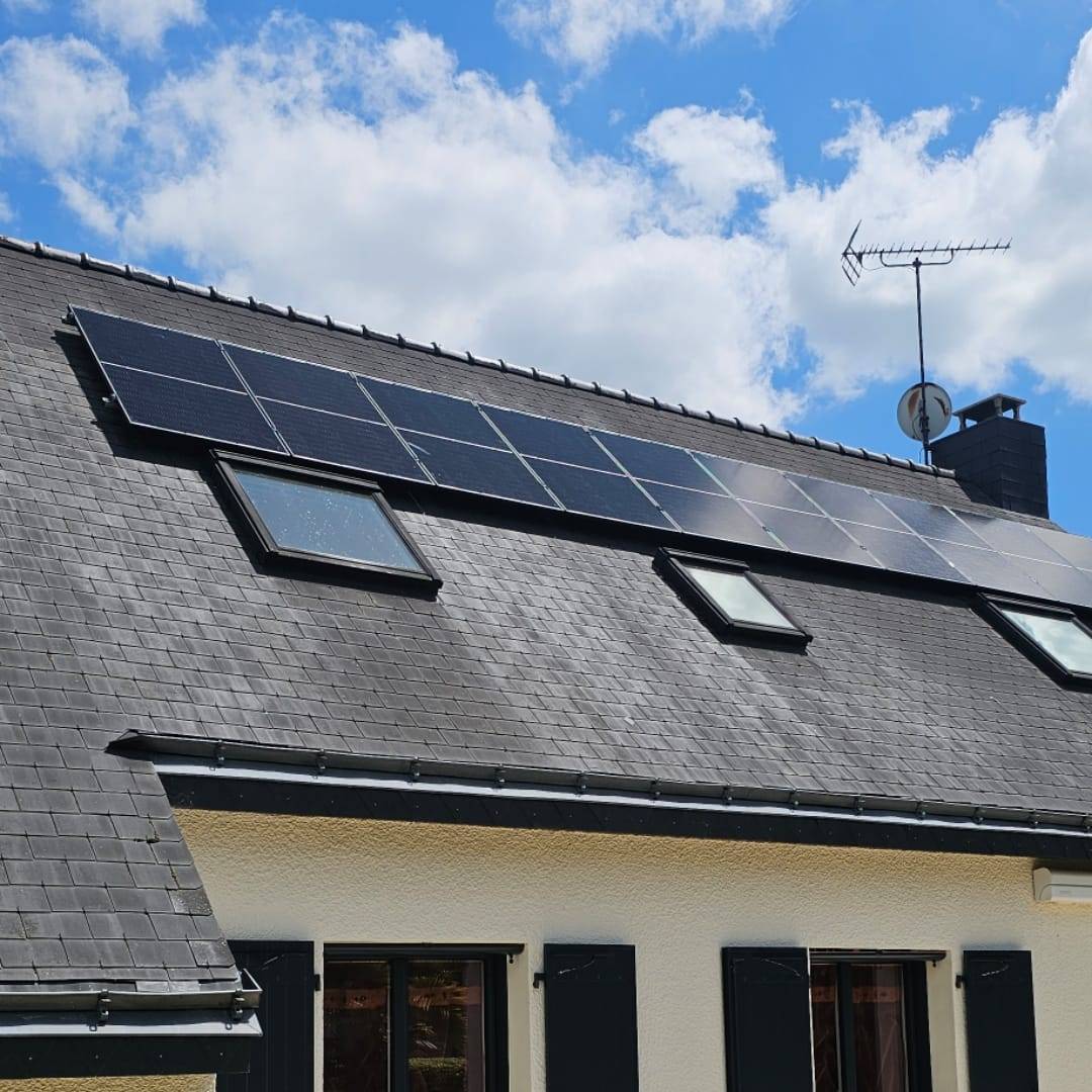 découvrez soluxtec, votre expert en solutions photovoltaïques durables. nous vous proposons des installations solaires innovantes et respectueuses de l'environnement, adaptées à vos besoins énergétiques pour un avenir plus vert.