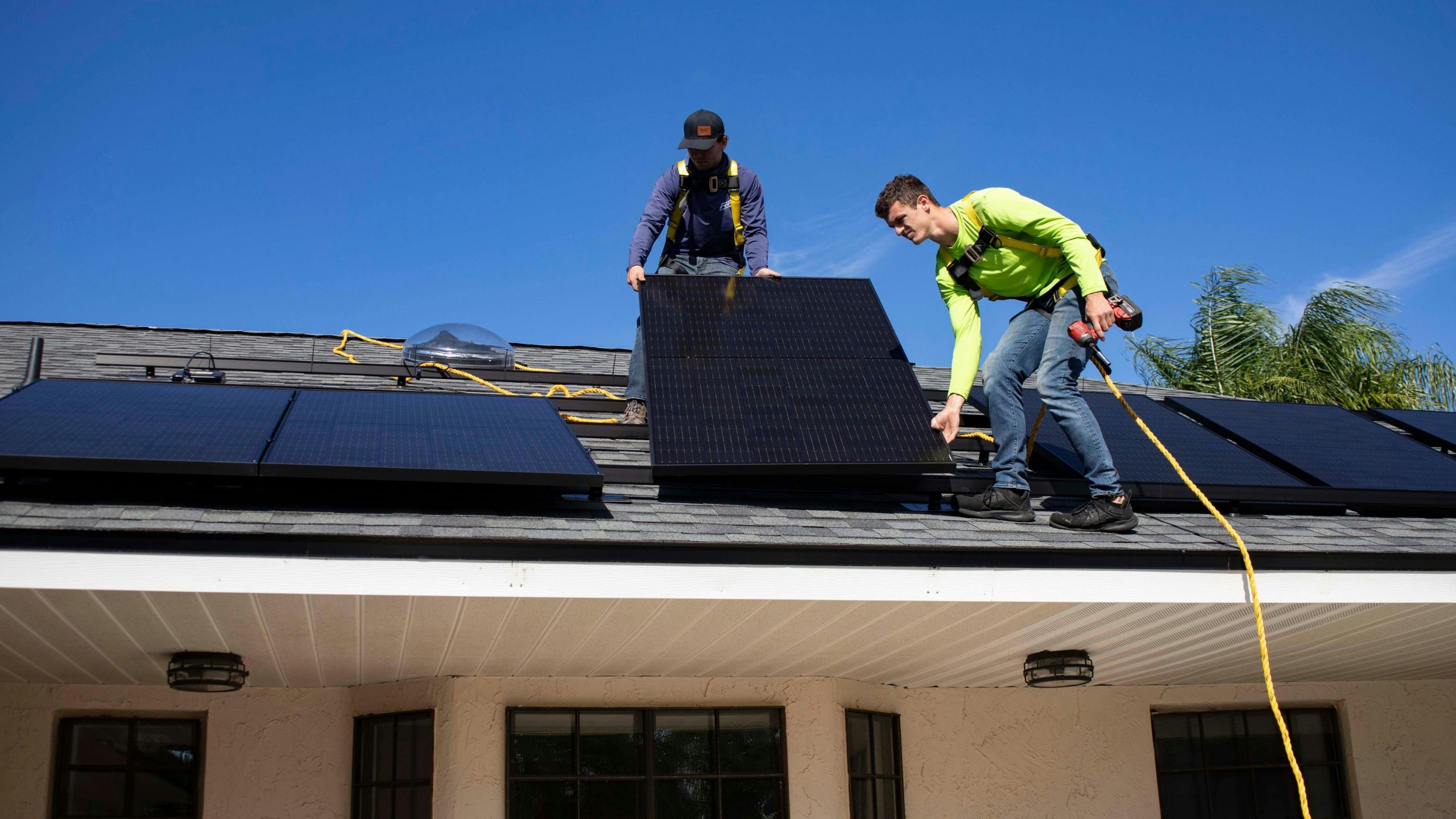 découvrez les subsides photovoltaïques qui peuvent vous aider à financer l'installation de panneaux solaires. profitez d'aides financières et réduisez vos coûts énergétiques tout en contribuant à la transition écologique.