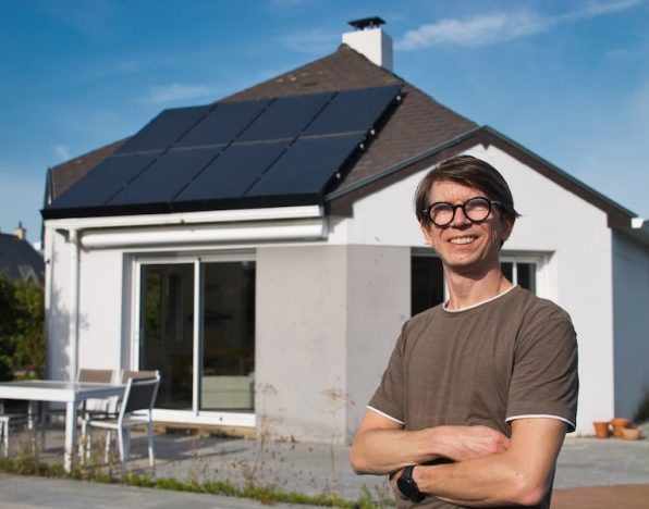 découvrez tout ce qu'il faut savoir sur la taxe liée aux panneaux photovoltaïques en france. informez-vous sur les dispositifs fiscaux, les exonérations possibles et les implications financières de l'installation de panneaux solaires pour optimiser votre investissement et profiter des avantages écologiques.