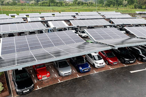 découvrez tout ce qu'il faut savoir sur la taxe liée aux panneaux photovoltaïques en france. informez-vous sur les exonérations, les changements de législation et les implications fiscales afin de maximiser vos économies sur vos installations solaires.