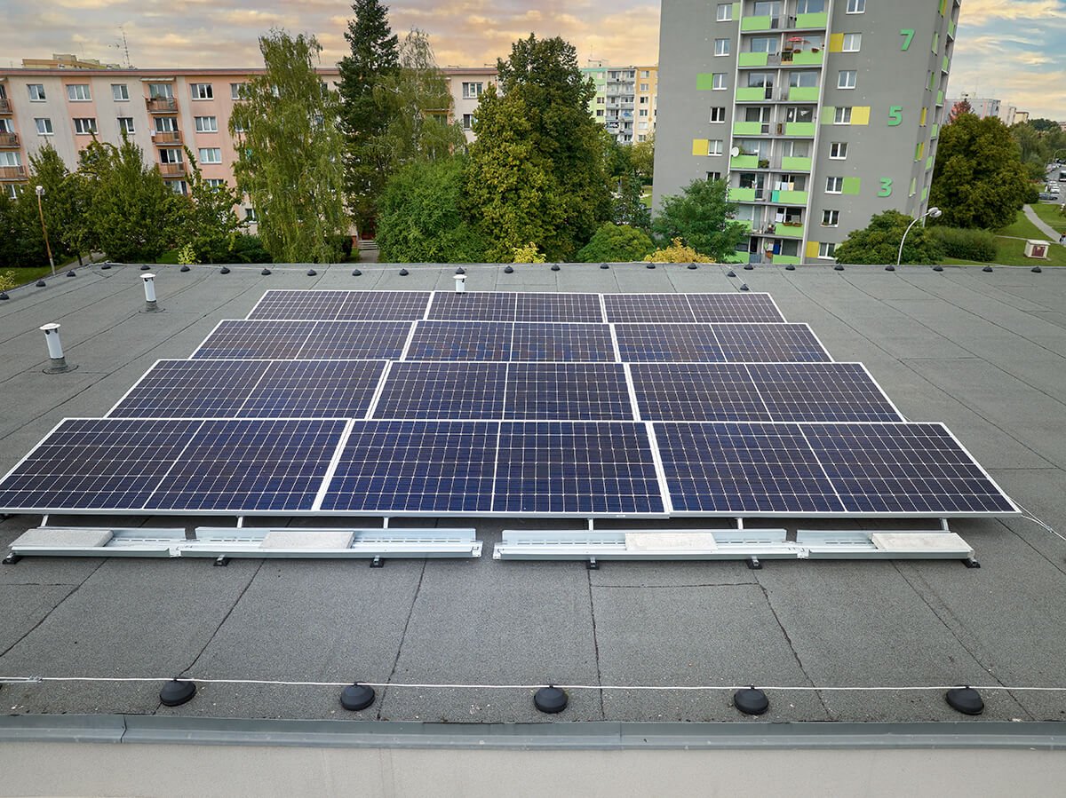 découvrez notre offre exclusive de vente d'immeubles équipés de panneaux photovoltaïques. investissez dans l'immobilier durable et profitez d'une rentabilité accrue grâce à des installations solaires performantes. ne manquez pas cette opportunité de joindre l’utile à l’agréable.