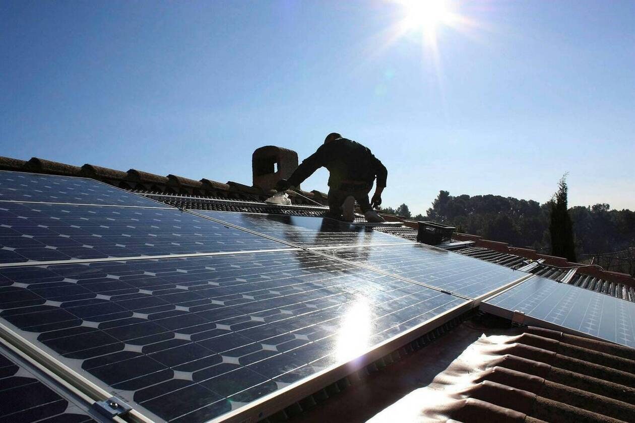 découvrez les différentes aides photovoltaïques disponibles pour vous aider à financer votre projet d'installation solaire. bénéficiez de subventions, crédits d'impôt et autres soutiens pour optimiser votre investissement et participer à la transition énergétique.