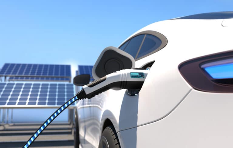 découvrez comment l'énergie solaire et l'électromobilité se rejoignent pour créer un avenir durable. explorez les avantages des véhicules électriques alimentés par l'énergie solaire et comment cette synergie peut réduire votre empreinte carbone tout en économisant sur les coûts d'énergie.