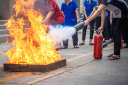 découvrez les détails de l'incendie survenu à quimper. informez-vous sur les causes, les impacts et les efforts de secours déployés par les équipes d'intervention pour maîtriser la situation.