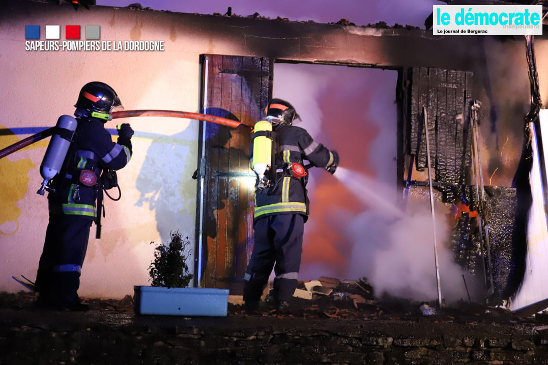 découvrez les détails de l'incendie qui a ravagé un hangar en dordogne, ses causes possibles, les interventions des pompiers et l'impact sur la communauté locale. restez informé sur les dernières actualités de cet événement préoccupant.