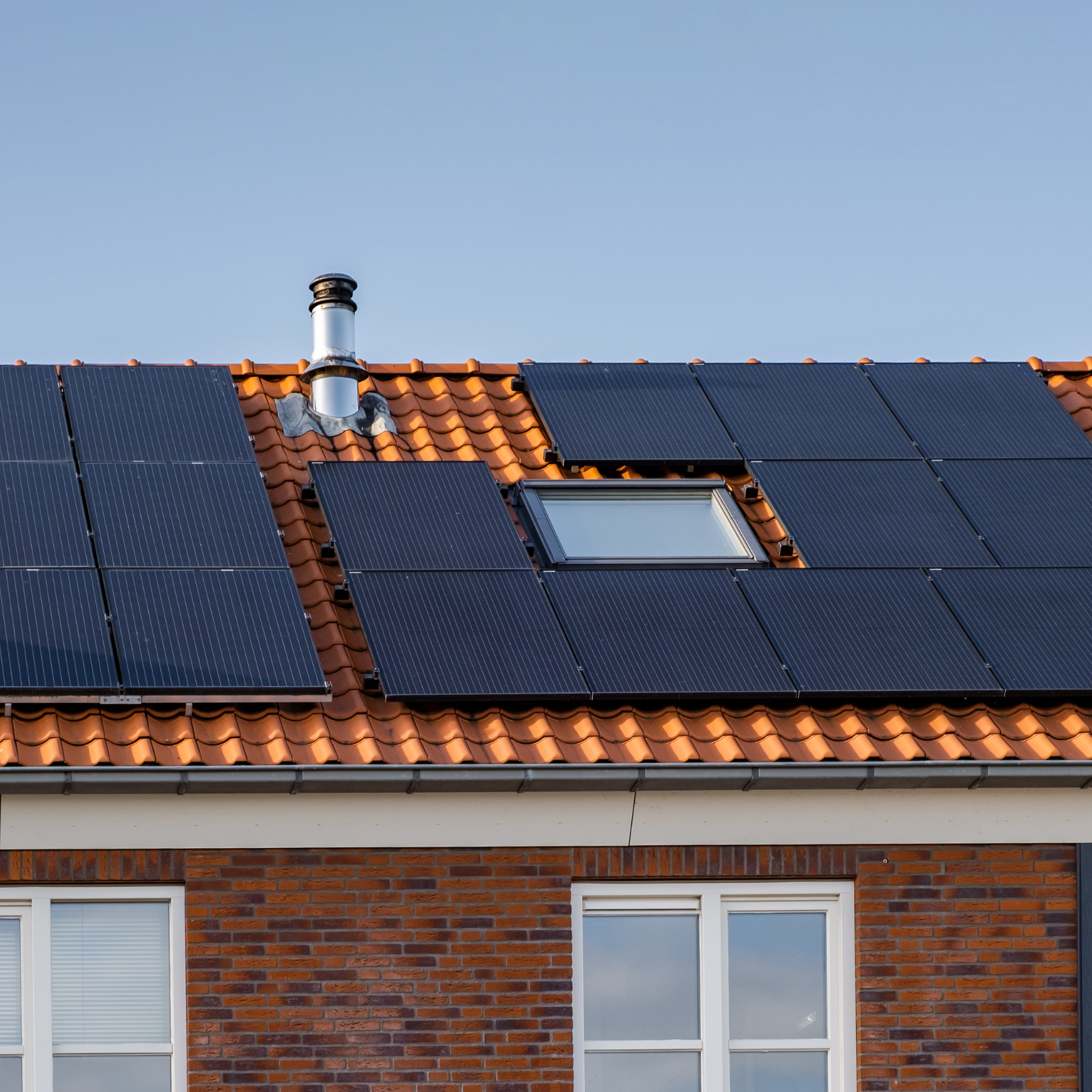 découvrez comment investir dans les panneaux photovoltaïques pour bénéficier d'une énergie renouvelable et durable. optimisez votre rendement énergétique tout en contribuant à la protection de l'environnement. explorez les avantages financiers, les aides disponibles et les stratégies d'installation efficaces.