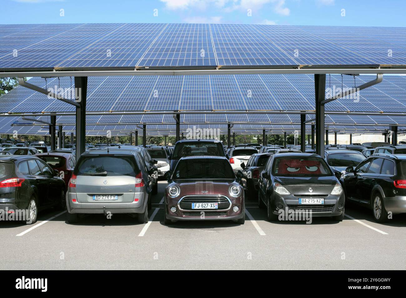 découvrez les solutions innovantes de panneaux photovoltaïques proposées par macif. optimisez votre consommation d'énergie tout en réduisant votre empreinte carbone grâce à des équipements de qualité et un accompagnement sur-mesure.