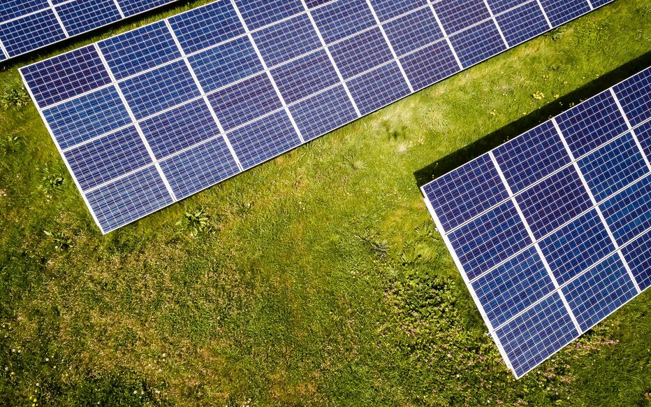 découvrez les avantages des panneaux photovoltaïques pour produire votre propre électricité de manière durable et écologique. optimisez votre consommation énergétique et contribuez à la transition énergétique avec des solutions solaires adaptées à vos besoins.