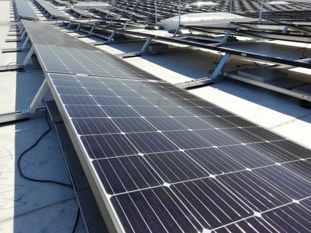 découvrez les panneaux photovoltaïques français, une solution écologique et économique pour produire votre propre électricité. optimisez votre consommation d'énergie et réduisez votre empreinte carbone grâce à des technologies solaires de pointe, fabriquées en france.