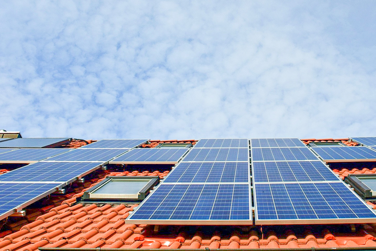 découvrez comment les panneaux photovoltaïques rentables peuvent transformer votre consommation d'énergie. optimisez vos économies tout en contribuant à la protection de l'environnement grâce à des solutions solaires performantes et durables.