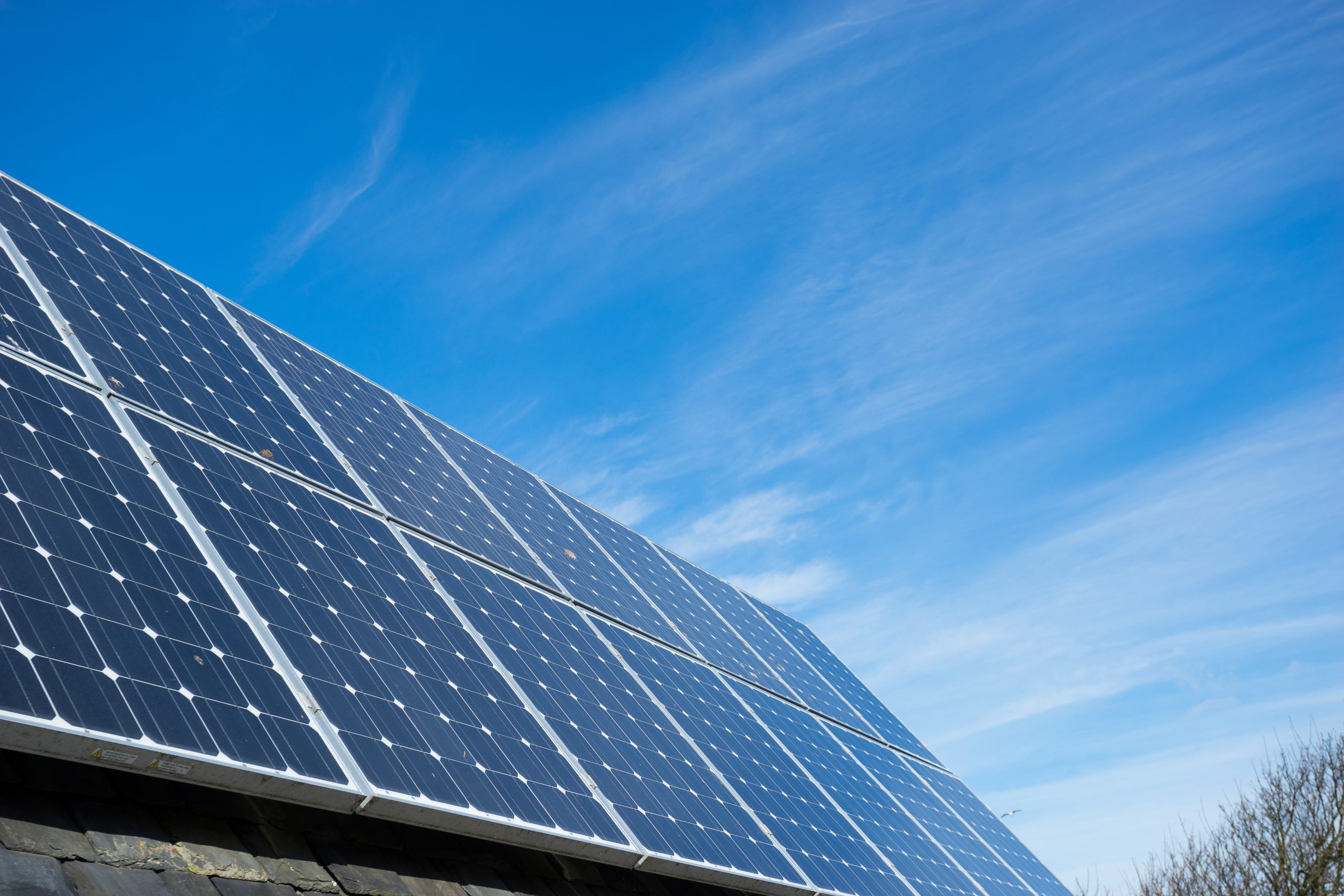 découvrez l'importance du recyclage des panneaux photovoltaïques pour une transition énergétique durable. apprenez comment ces matériaux peuvent être réutilisés et les impacts positifs sur l'environnement.