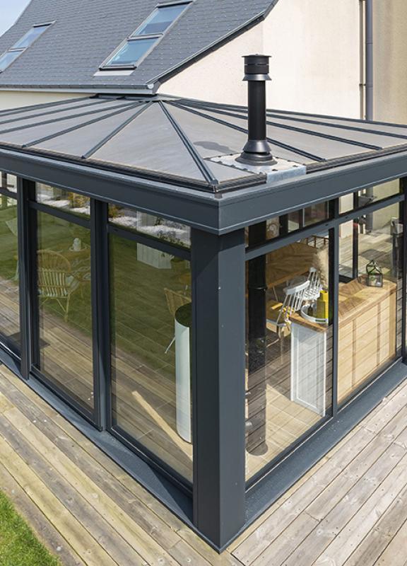 découvrez la veranda solaire : une solution innovante et écologique pour profiter de votre espace tout en réduisant votre empreinte carbone. alliez confort et économies d'énergie grâce à une conception intelligente qui capte la chaleur du soleil.