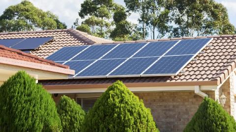 découvrez les différentes aides financières et subventions disponibles pour l'installation de panneaux photovoltaïques. maximisez votre investissement et contribuez à la transition énergétique grâce à ces soutiens gouvernementaux et incitations fiscales.