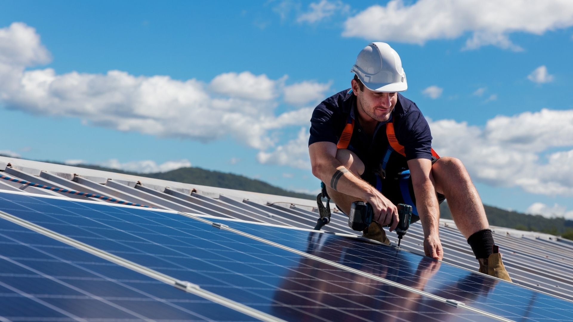 découvrez les aides disponibles en 2023 pour l'installation de panneaux photovoltaïques. profitez de subventions, crédits d'impôt et dispositifs de financement pour rendre votre projet d'énergie solaire accessible et avantageux. informez-vous sur les démarches à suivre et optimisez votre investissement écologique!