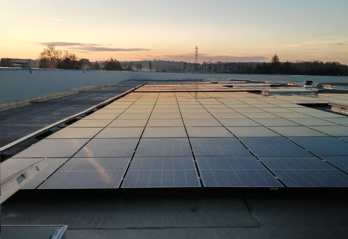 découvrez les aides financières et subventions disponibles en 2023 pour l'installation de panneaux photovoltaïques. profitez des incitations gouvernementales et boostez votre transition énergétique tout en réduisant vos factures d'électricité.