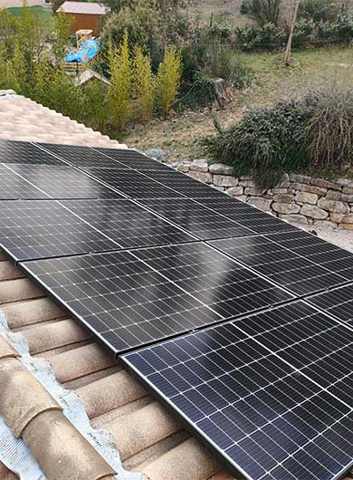découvrez les aides financières et subventions disponibles en 2023 pour l'installation de panneaux photovoltaïques. maximisez votre investissement dans l'énergie solaire et réduisez votre facture d'électricité grâce aux dispositifs d'aide mis en place par l'état et les collectivités.