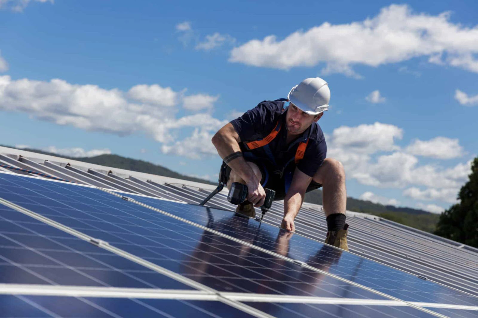 découvrez les différentes aides photovoltaïques disponibles en france pour vous aider à financer votre projet d'énergie solaire. maximisez vos économies et réduisez votre impact environnemental grâce à des subventions, crédits d'impôt et aides locales.
