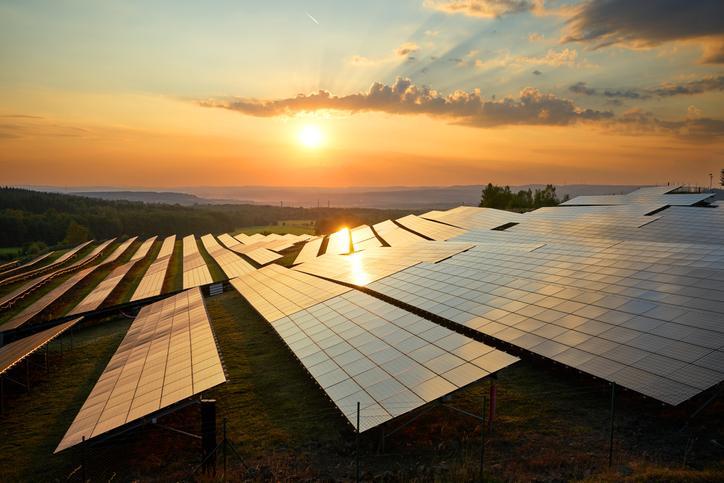 découvrez les nombreux avantages de l'énergie solaire : une source d'énergie renouvelable et durable, des économies sur vos factures d'électricité, une réduction de votre empreinte carbone et un impact positif sur l'environnement. optez pour une solution énergétique innovante et respectueuse de la nature.