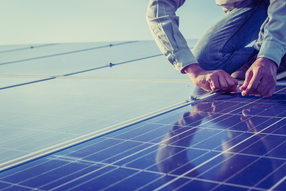 découvrez les avantages et les inconvénients des panneaux photovoltaïques pour optimiser votre transition énergétique. informez-vous sur l'efficacité, le coût, l'impact environnemental et les économies potentielles liées à l'énergie solaire.