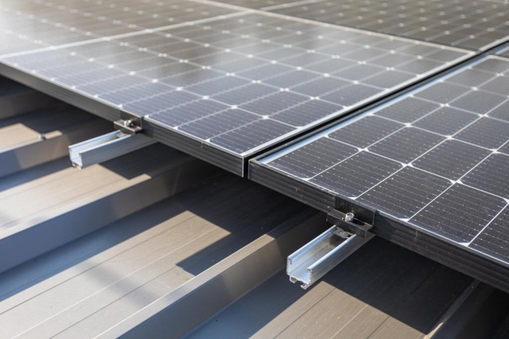 découvrez les avantages et inconvénients des panneaux polycristallins, une option populaire pour l'énergie solaire. apprenez comment leur efficacité, leur coût et leur durabilité se comparent à d'autres types de panneaux solaires, afin de prendre une décision éclairée pour votre installation.