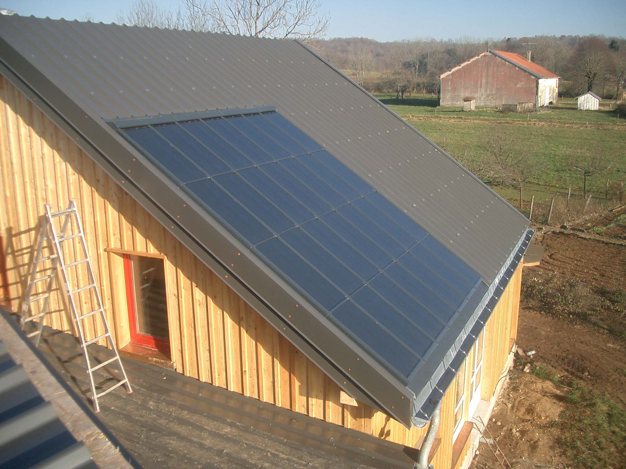 découvrez comment les bac acier et les panneaux photovoltaïques peuvent transformer votre toiture en une source d'énergie durable. alliant performance et esthétisme, cette solution innovante vous permet de produire votre propre électricité tout en protégeant votre bâtiment. informez-vous sur les avantages et les possibilités d'installation!