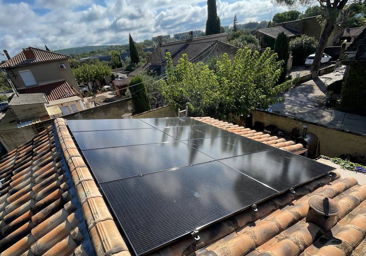 découvrez comment notre expertise en charpente s'allie au potentiel des panneaux photovoltaïques pour optimiser l'énergie solaire. transformez votre toit en une source d'énergie renouvelable et durable grâce à des installations de qualité, alliant performance et esthétisme.