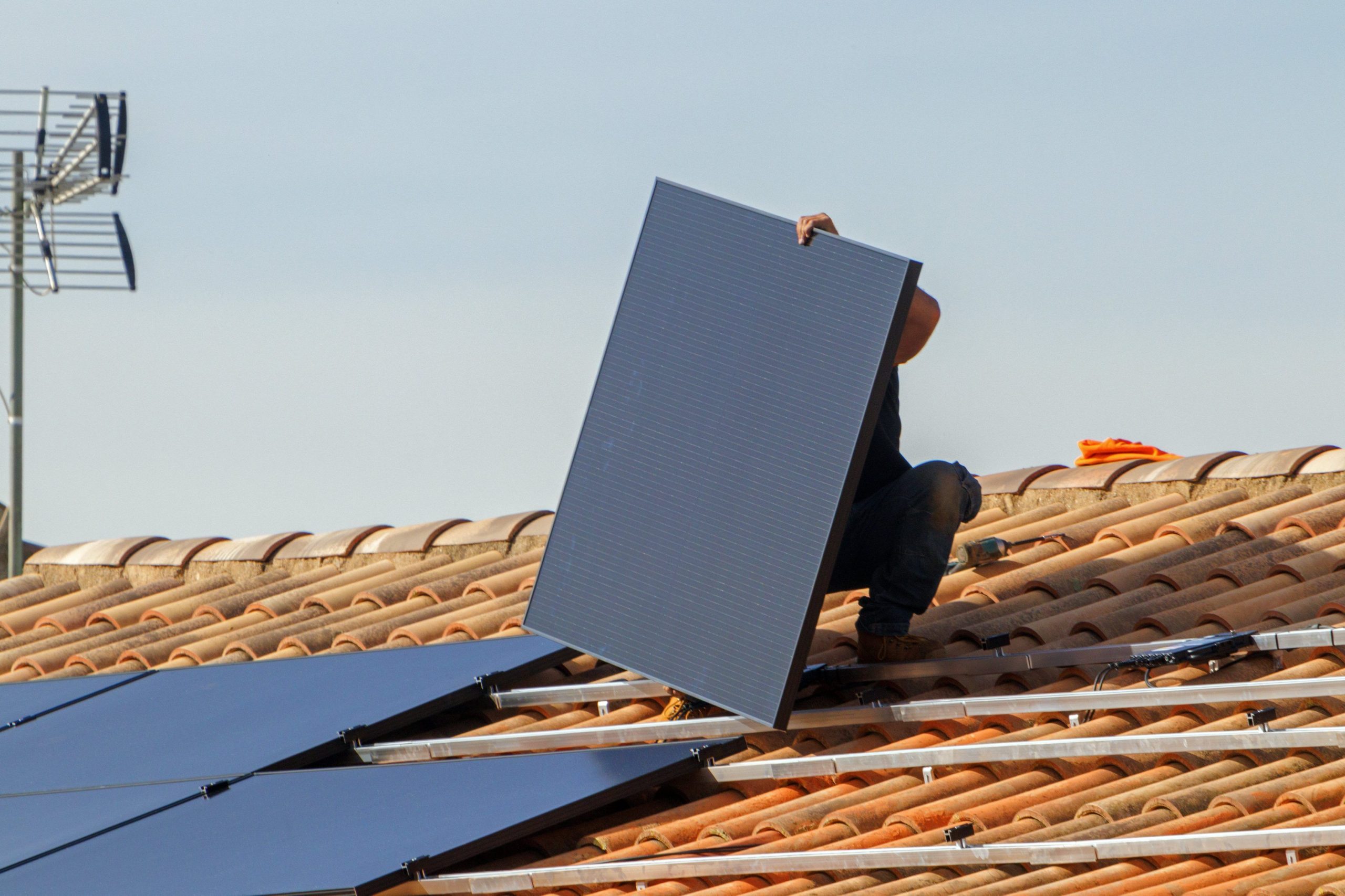 découvrez comment choisir le bon installateur de panneaux photovoltaïques en belgique pour maximiser votre investissement énergétique. conseils, critères de sélection et bonnes pratiques pour une installation réussie.