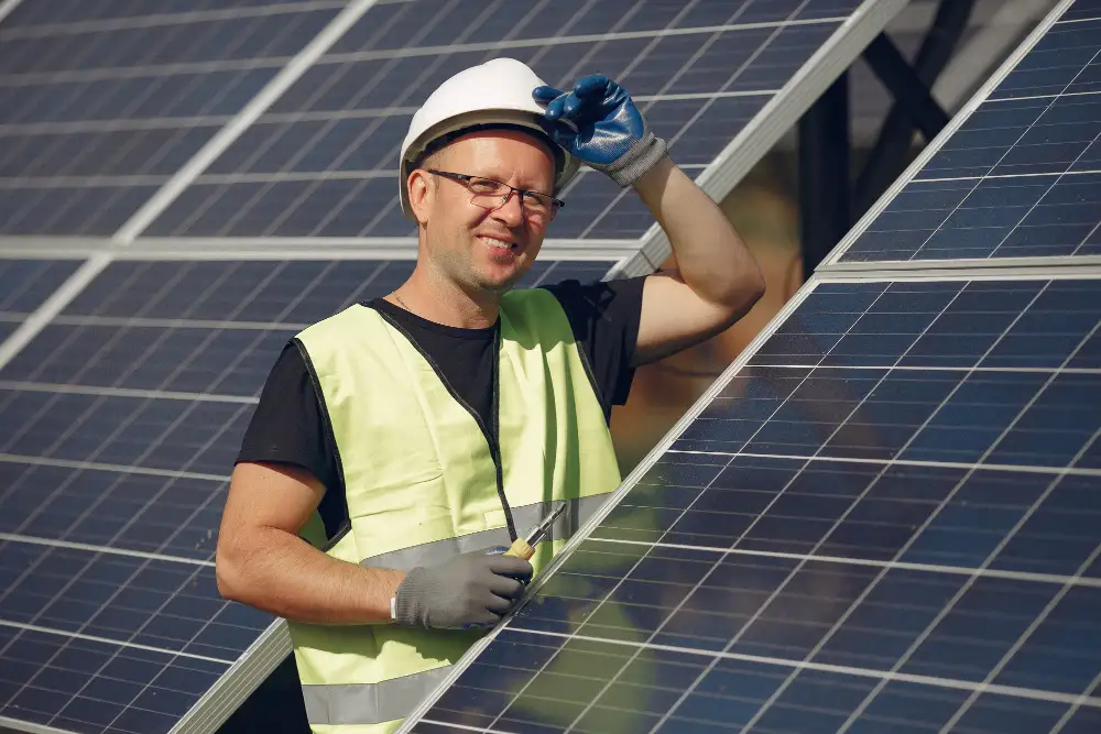 découvrez comment choisir le meilleur installateur de panneaux photovoltaïques pour maximiser l'efficacité énergétique de votre maison. comparez les offres, évaluez les compétences et assurez-vous d'opter pour un professionnel certifié.