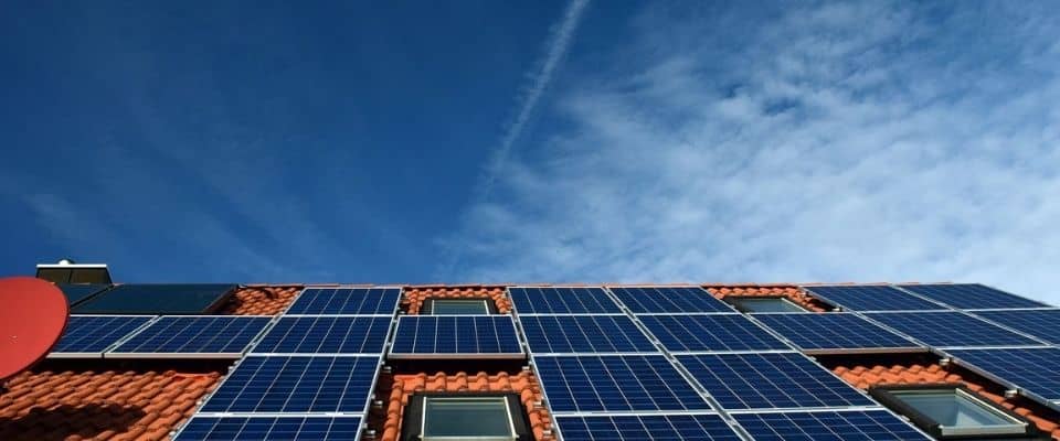 découvrez comment choisir le bon compteur pour vos panneaux photovoltaïques afin d'optimiser votre production d'énergie solaire. notre guide vous accompagne dans le processus pour faire le meilleur choix adapté à vos besoins.