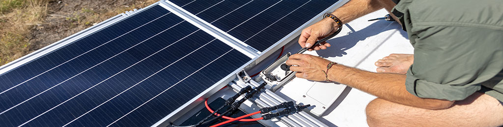 découvrez comment réaliser la connexion de vos panneaux photovoltaïques pour optimiser votre production d'énergie solaire. suivez nos conseils et étapes pratiques pour installer votre système en toute sécurité et profiter des avantages d'une énergie renouvelable.
