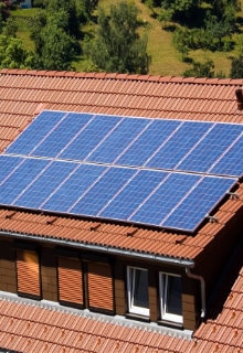 découvrez tout ce qu'il faut savoir sur le coût des panneaux photovoltaïques : prix d'achat, installations, aides financières et rentabilité. informez-vous pour faire des choix éclairés et réduire votre facture d'électricité tout en préservant l'environnement.