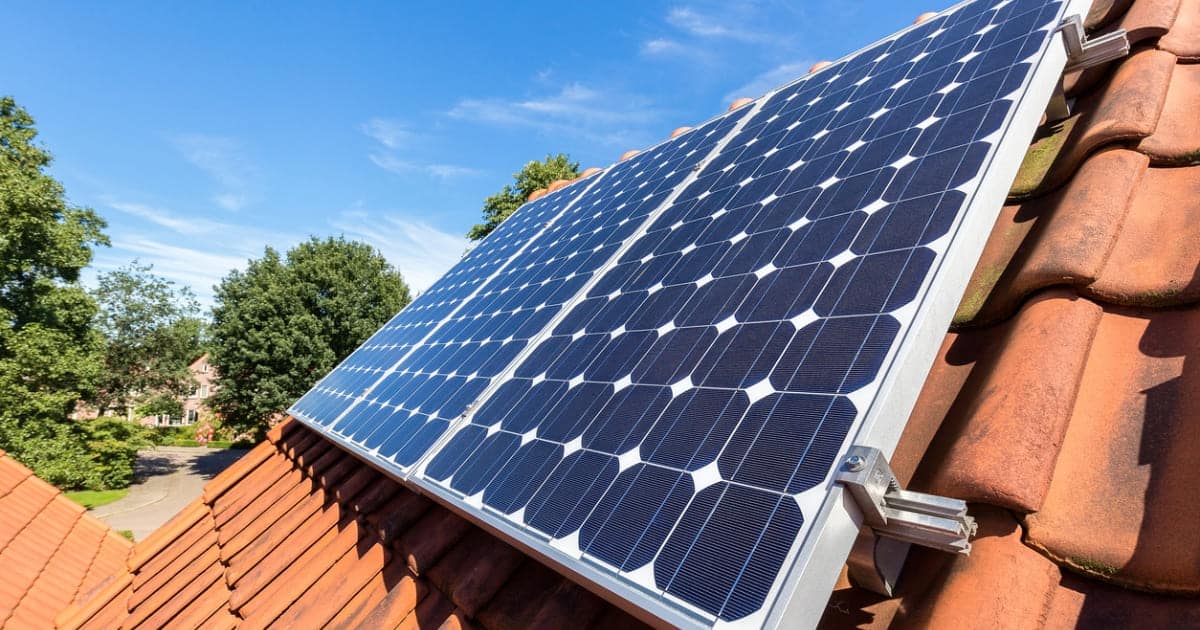 découvrez nos services de démontage sécurisé des panneaux photovoltaïques, garantissant un retrait efficace et respectueux de l'environnement. profitez d'une expertise professionnelle pour assurer la sécurité et la préservation de vos installations solaires.