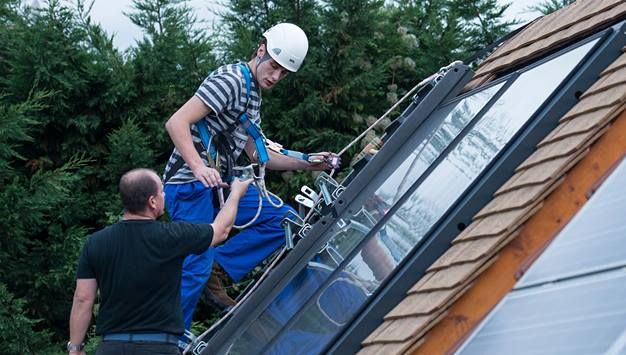 découvrez comment devenir installateur photovoltaïque et profitez d'une carrière prometteuse dans le secteur des énergies renouvelables. apprenez les compétences nécessaires, les formations disponibles et les opportunités d'emploi pour contribuer à un avenir durable.