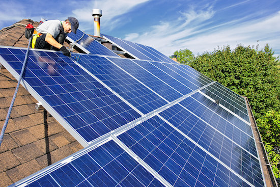 découvrez les différences entre les panneaux solaires : types, technologies et performances. informez-vous sur les avantages et inconvénients des panneaux photovoltaïques et thermiques pour faire le meilleur choix pour votre installation solaire.
