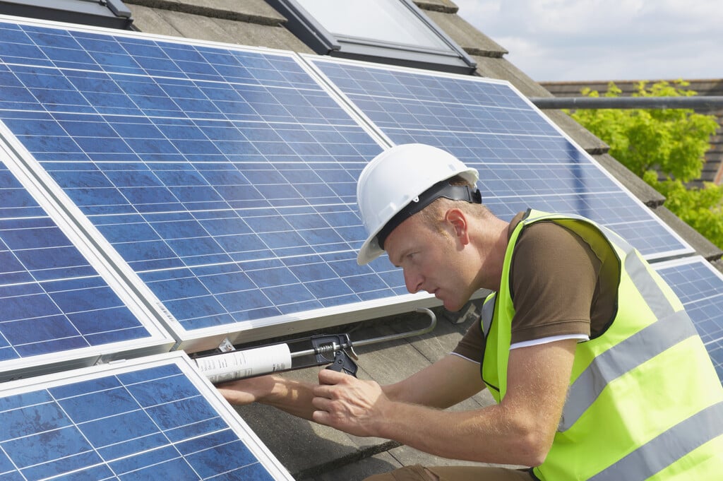 découvrez les dimensions des panneaux photovoltaïques et leur impact sur l'installation solaire. information essentielle pour optimiser votre consommation d'énergie et l'espace disponible.