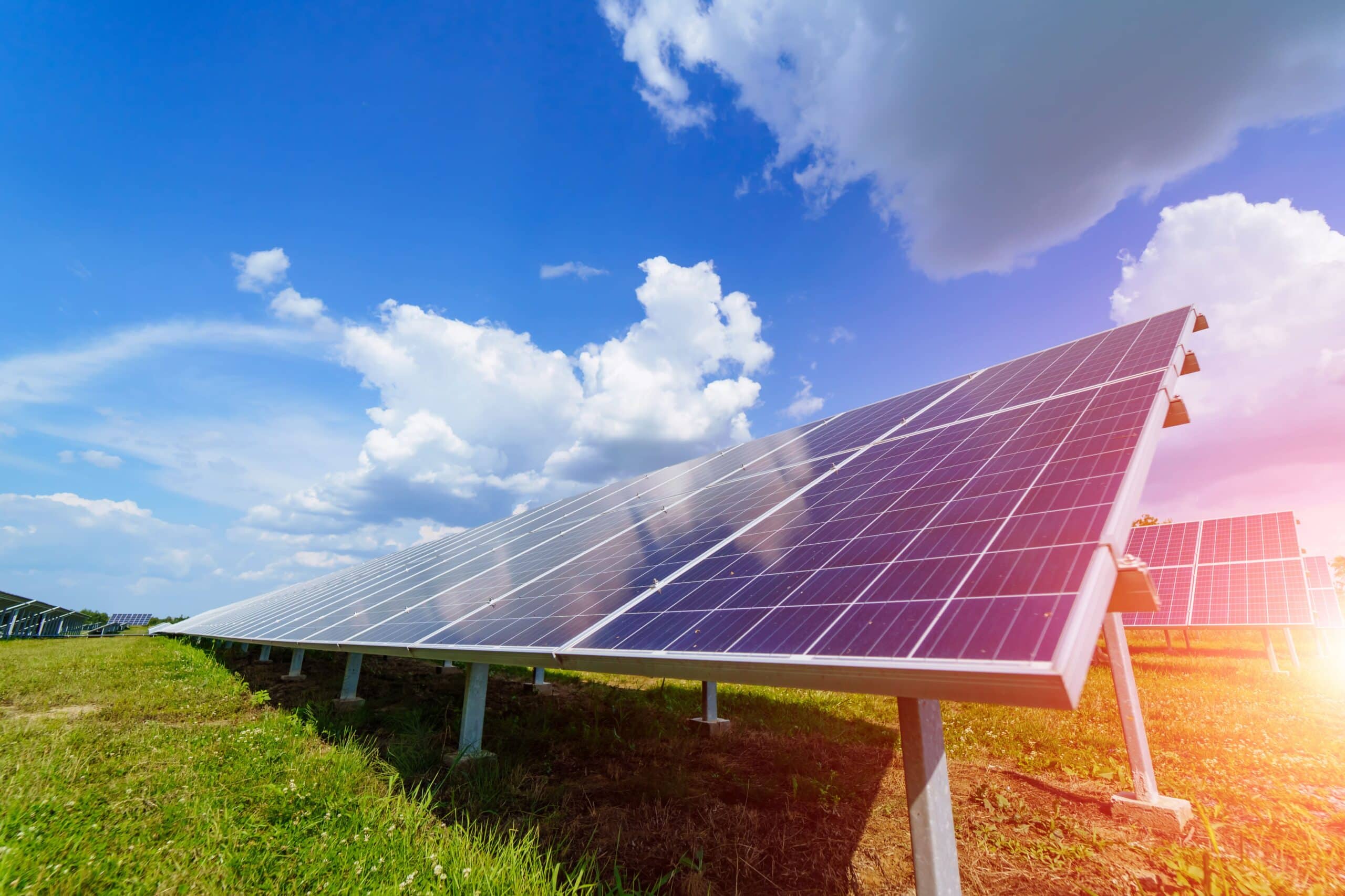 découvrez comment les panneaux photovoltaïques peuvent générer des économies substantielles sur vos factures d'électricité tout en contribuant à la transition énergétique. apprenez les avantages financiers et environnementaux d'une installation solaire adaptée à vos besoins.