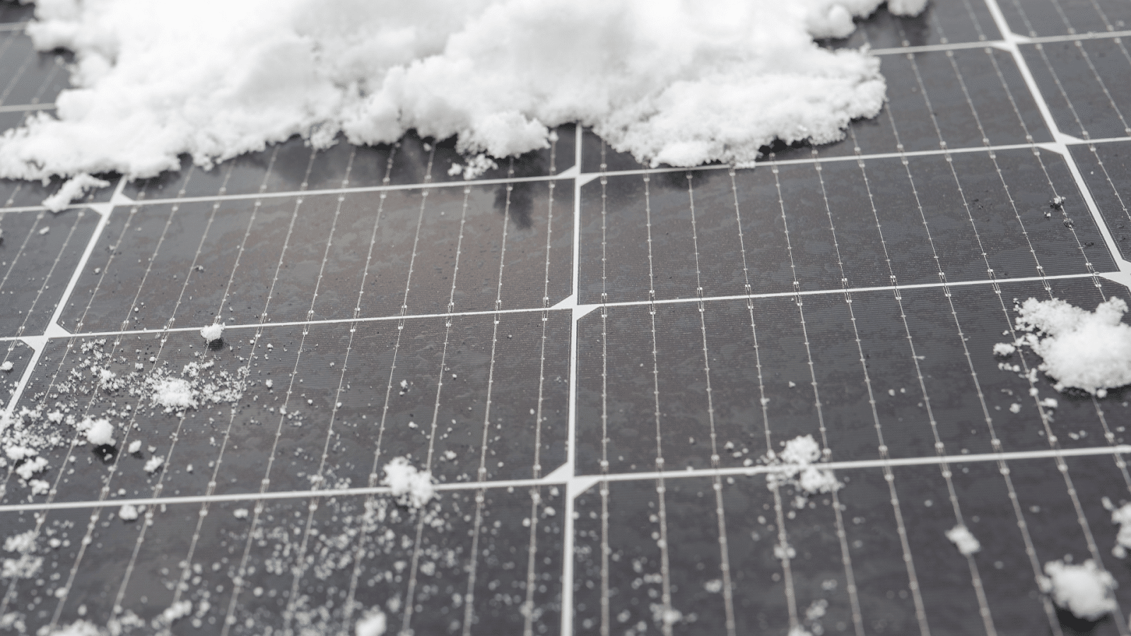découvrez l'efficacité des panneaux photovoltaïques par temps nuageux. apprenez comment ces dispositifs continuent de produire de l'électricité, même en conditions de faible luminosité, et explorez les technologies qui optimisent leur performance pour une énergie durable, quelles que soient les conditions météo.