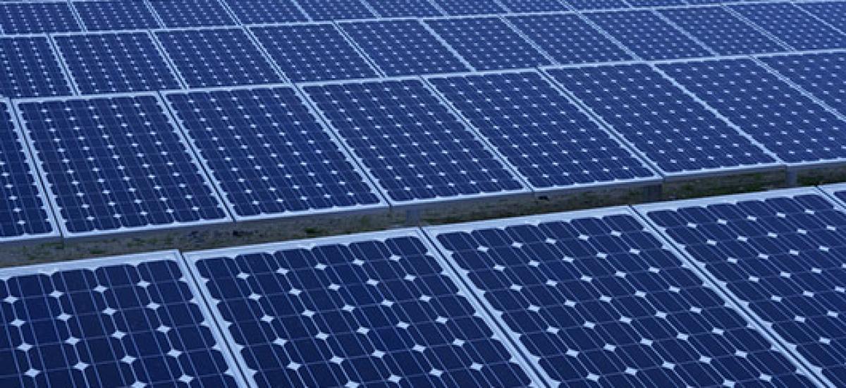 découvrez comment les panneaux photovoltaïques transforment la lumière du soleil en énergie durable. optimisez votre consommation énergétique tout en préservant l'environnement grâce à cette technologie renouvelable. informez-vous sur les avantages, le fonctionnement et l'installation des panneaux solaires.