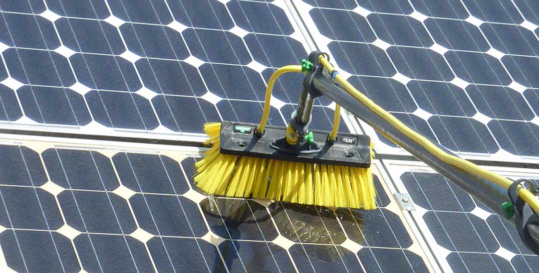 découvrez l'importance de l'entretien des panneaux photovoltaïques pour optimiser leur performance et prolonger leur durée de vie. apprenez les meilleures pratiques et conseils pour maintenir vos installations solaires en parfait état.
