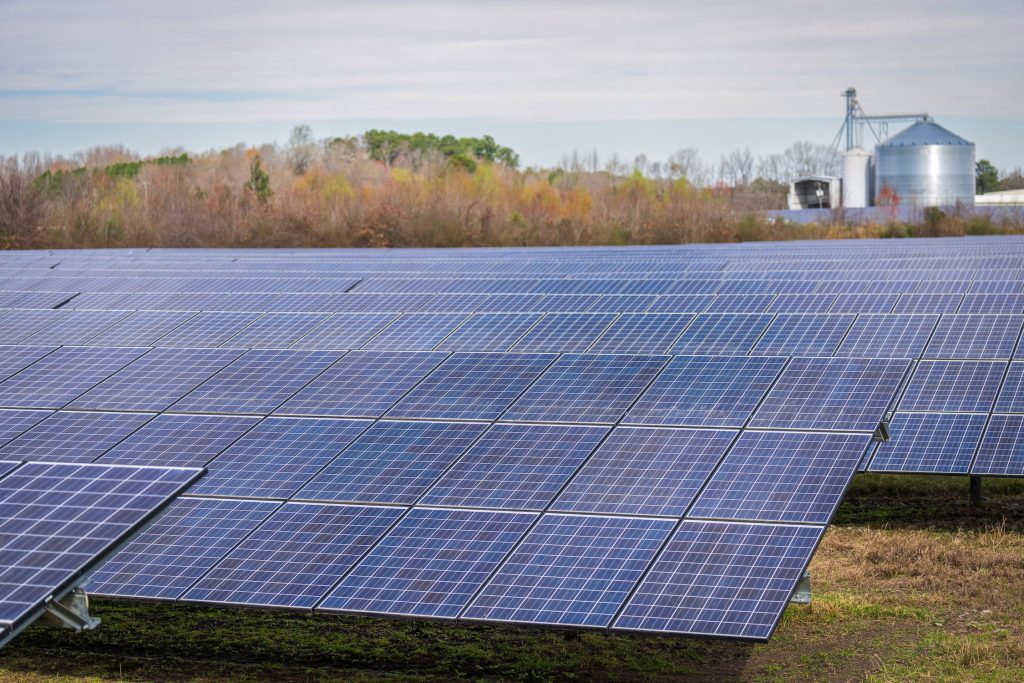 découvrez comment financer l'installation de panneaux photovoltaïques pour réduire votre facture d'électricité et contribuer à une énergie renouvelable durable. explorez les différentes options de financement, les subventions et les aides disponibles pour rendre votre projet solaire accessible et rentable.