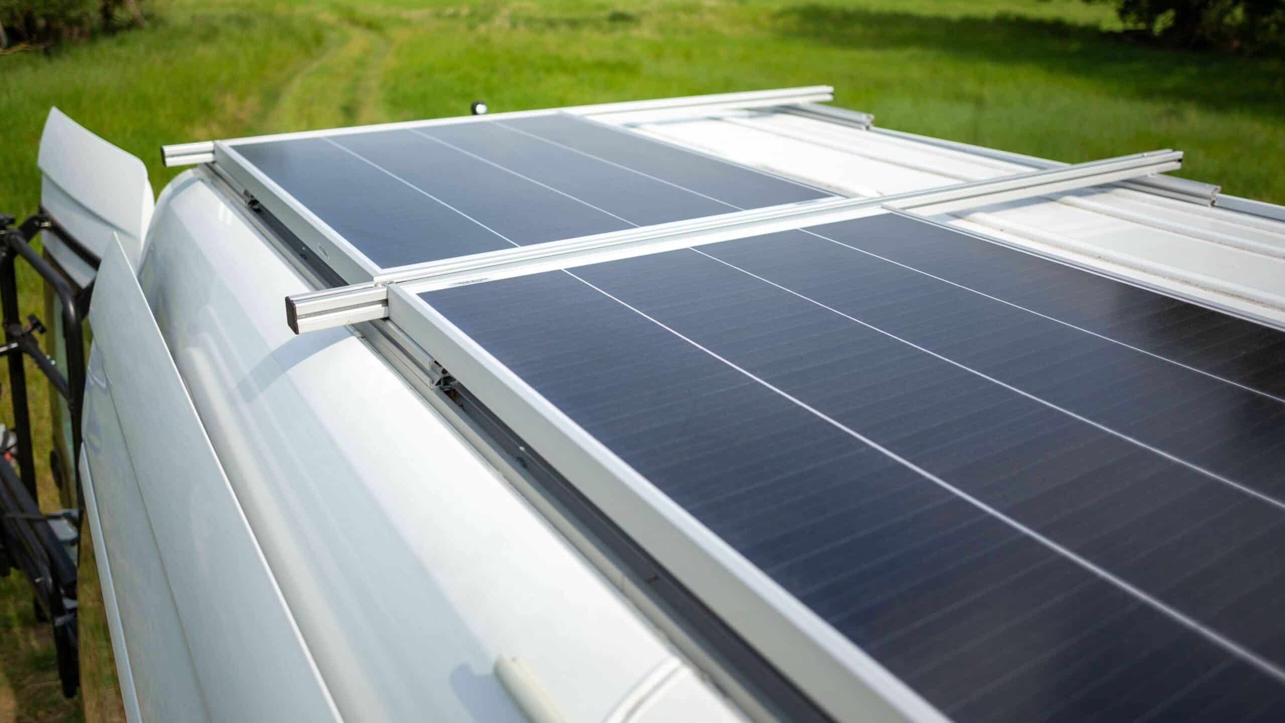 découvrez nos solutions innovantes pour la fixation de panneaux photovoltaïques, garantissant une installation sécurisée, durable et efficace. optimisez votre production d'énergie solaire tout en assurant la stabilité de votre système.