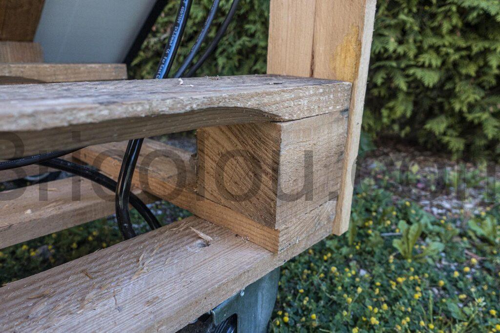 découvrez nos solutions de fixation pour panneaux photovoltaïques en bois, alliant robustesse et esthétique. optimisez l'installation de votre système solaire tout en préservant l'harmonie de votre espace extérieur.