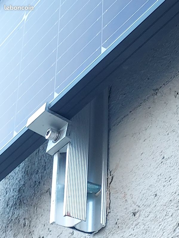 découvrez nos solutions de fixation pour panneaux photovoltaïques, alliant robustesse et facilité d'installation. optimisez votre production d'énergie solaire grâce à nos systèmes de montage adaptés à tous types de toitures et surfaces. profitez d'une installation sécurisée et durable pour votre projet solaire.