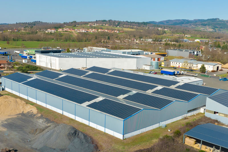 découvrez le fonctionnement des panneaux solaires et explorez leurs nombreux avantages, notamment l'économie d'énergie, la réduction de l'empreinte carbone et les incitations financières. apprenez comment ces dispositifs convertissent la lumière du soleil en électricité et améliorent votre autonomie énergétique.