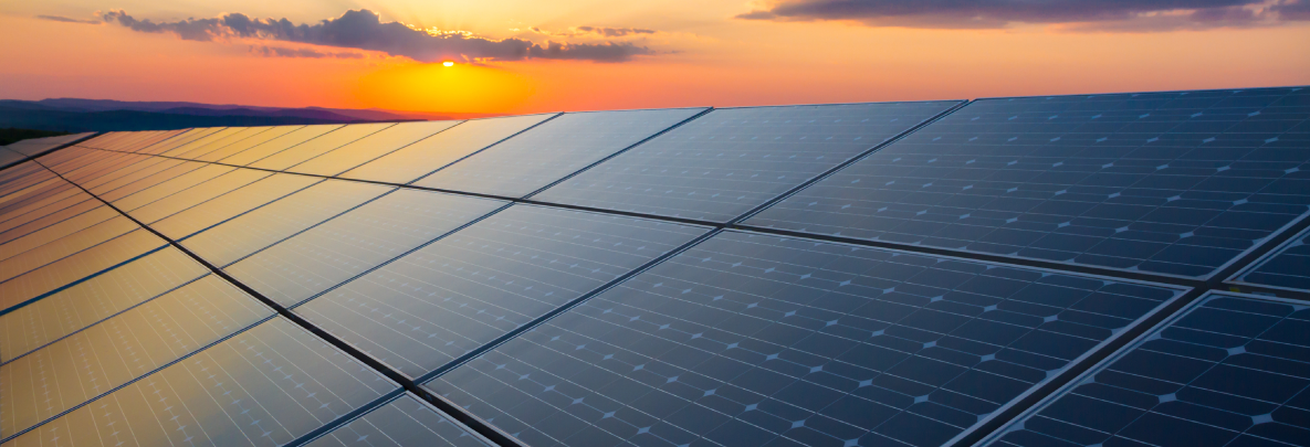 découvrez comment fonctionnent les panneaux photovoltaïques, une technologie révolutionnaire qui convertit la lumière du soleil en électricité. apprenez les principes de base, les avantages et les applications de cette source d'énergie renouvelable pour une transition énergétique durable.