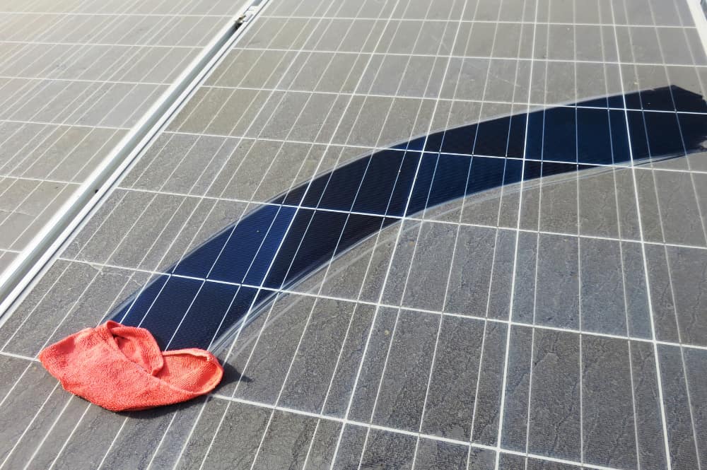 découvrez tout ce qu'il faut savoir sur la garantie et l'entretien des panneaux photovoltaïques. assurez la longévité et l'efficacité de votre installation solaire grâce à nos conseils pratiques et informations clés.