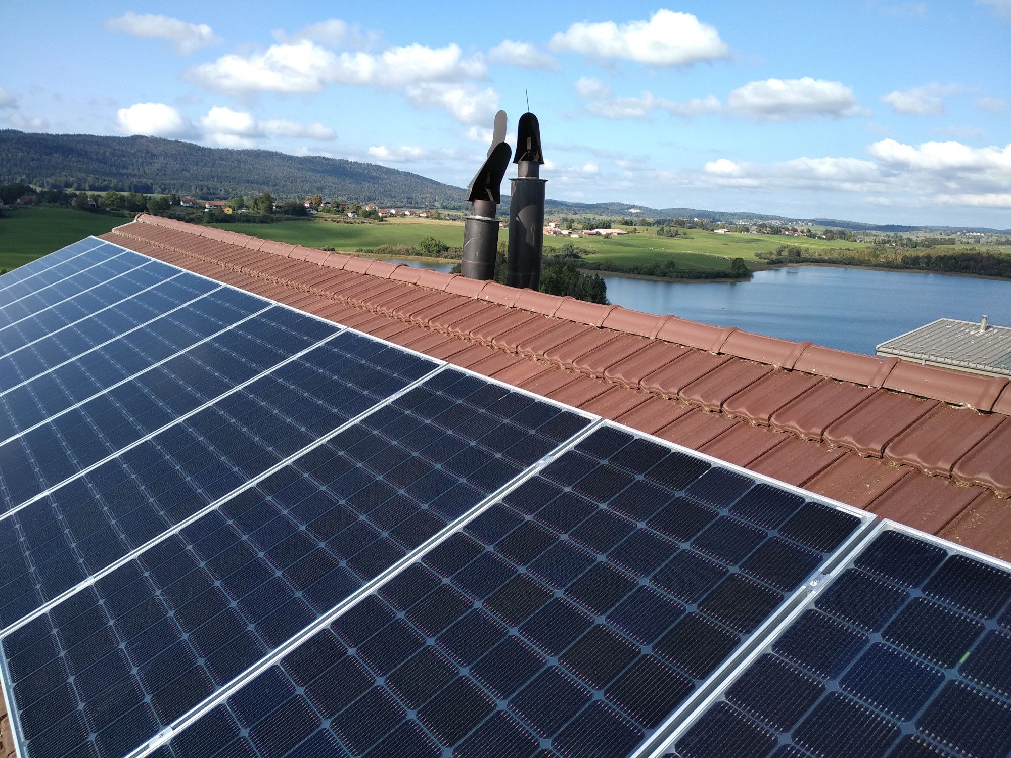 découvrez comment la géobiologie et les systèmes photovoltaïques interagissent pour améliorer notre environnement et optimiser la production d'énergie. apprenez les bienfaits de l'harmonisation des espaces de vie et l'importance des énergies renouvelables.